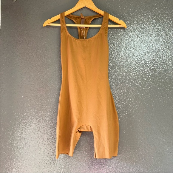 Skims Cycle Suit XS Almond Swimsuit Stretch Sporty Racerback NWT Swim Mid Thigh